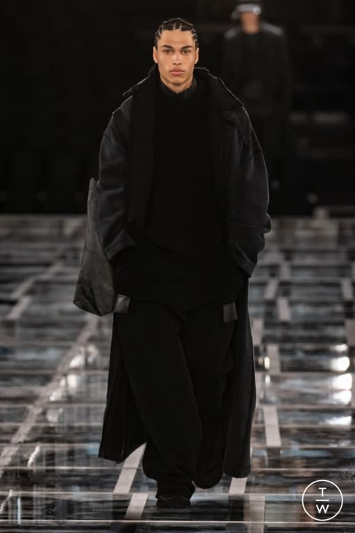 FW22 Givenchy Look 19