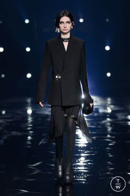 FW21 Givenchy Look 1