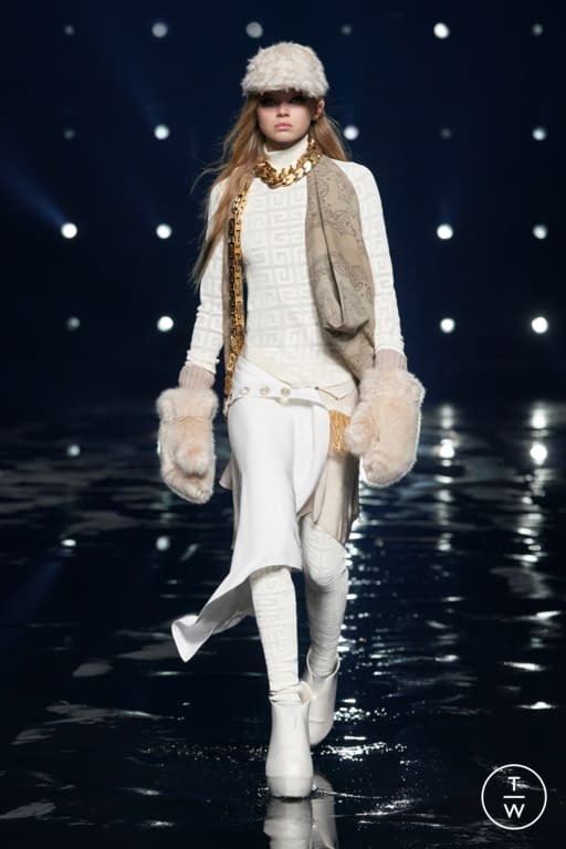 FW21 Givenchy Look 39