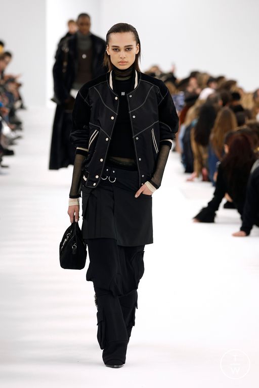 Fall/Winter 2023 Givenchy Look 29