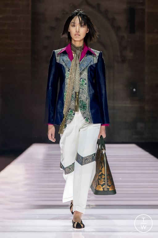 RS 26 Louis Vuitton Look 17