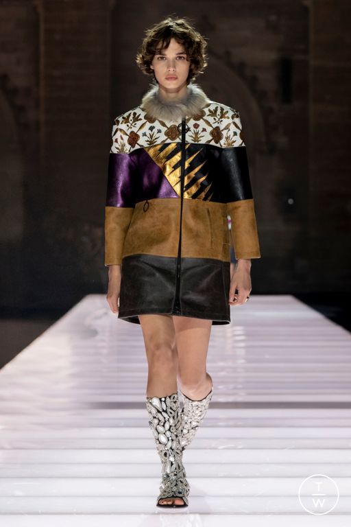 RS 26 Louis Vuitton Look 19