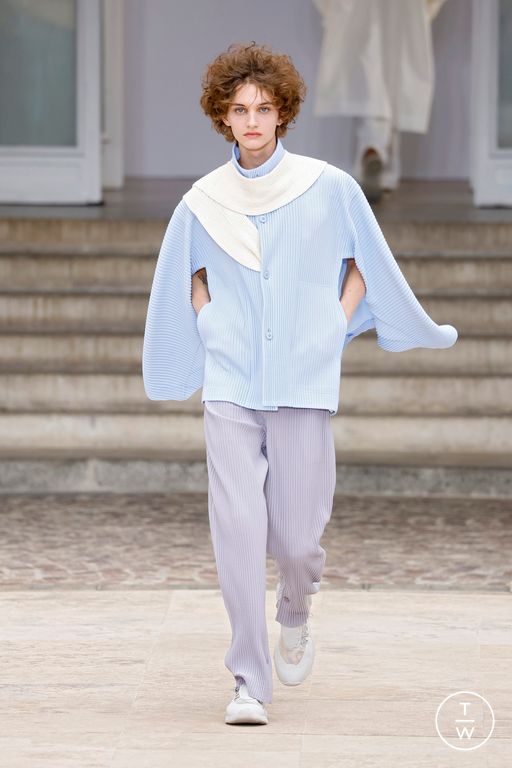 Spring-Summer 2025 HOMME PLISSÉ ISSEY MIYAKE Look 18