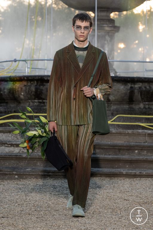 SS 26 Homme Plissé Issey Miyake Look 31
