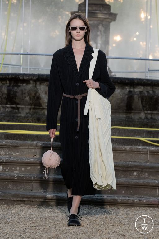 SS 26 Homme Plissé Issey Miyake Look 32