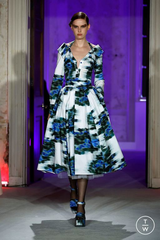 SS25 Huishan Zhang Look 17