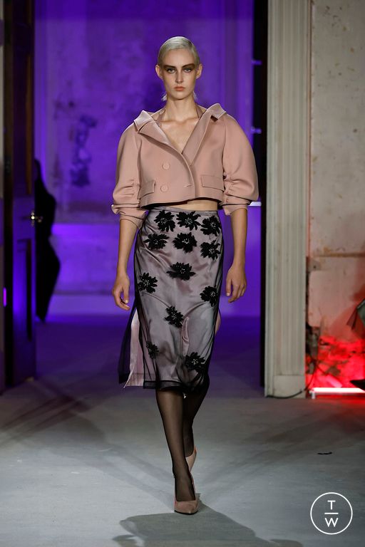 SS25 Huishan Zhang Look 21