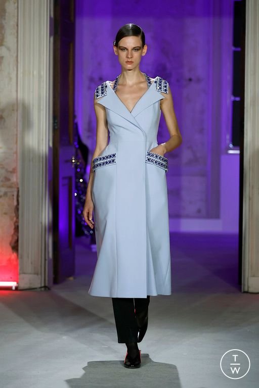 SS25 Huishan Zhang Look 25