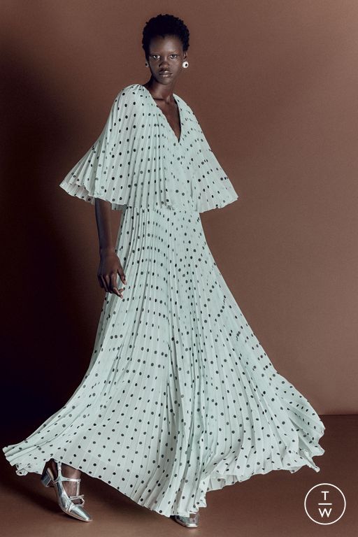 RS 26 Huishan Zhang Look 19
