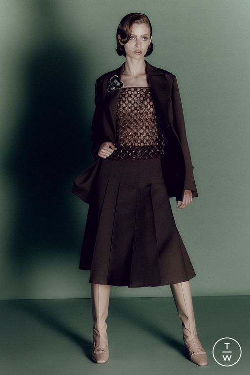 RS 26 Huishan Zhang Look 22