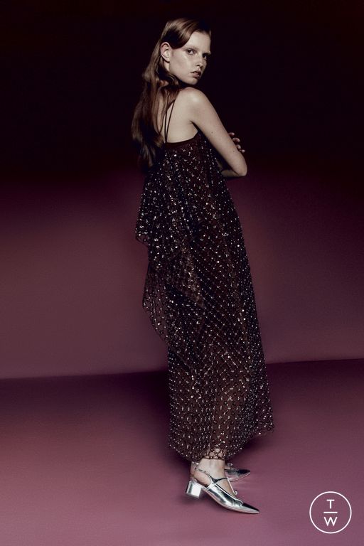 RS 26 Huishan Zhang Look 23