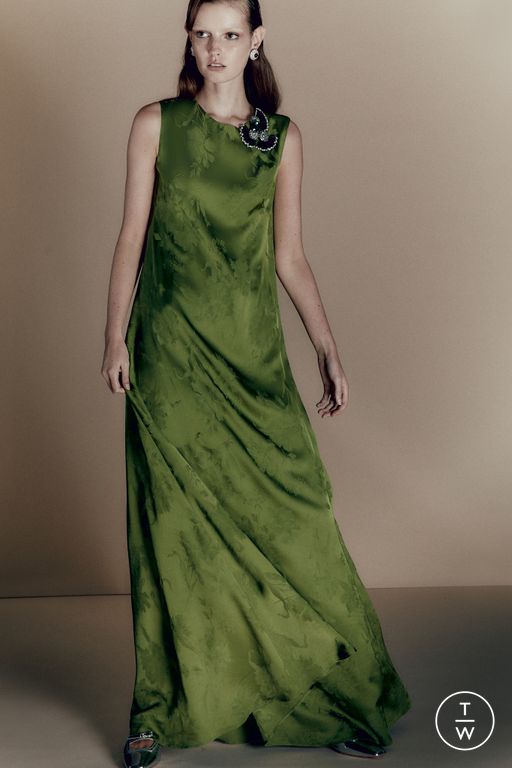 RS 26 Huishan Zhang Look 26