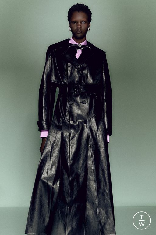 RS 26 Huishan Zhang Look 7