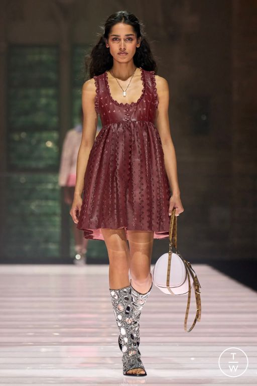 RS 26 Louis Vuitton Look 35