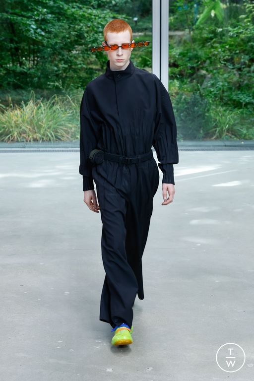 SS 26 Issey Miyake Look 32