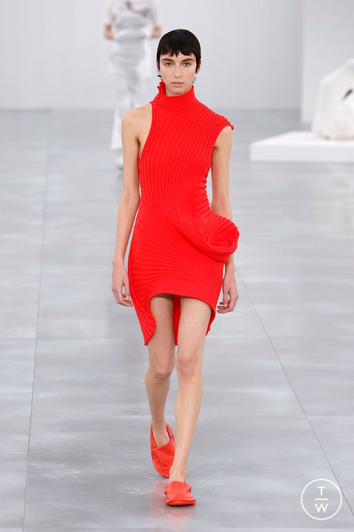 FW25 Issey Miyake Look 3