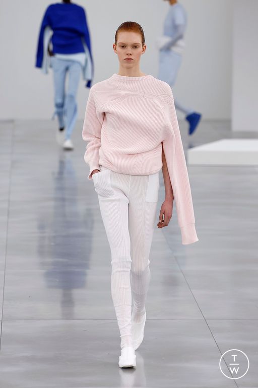 FW25 Issey Miyake Look 24