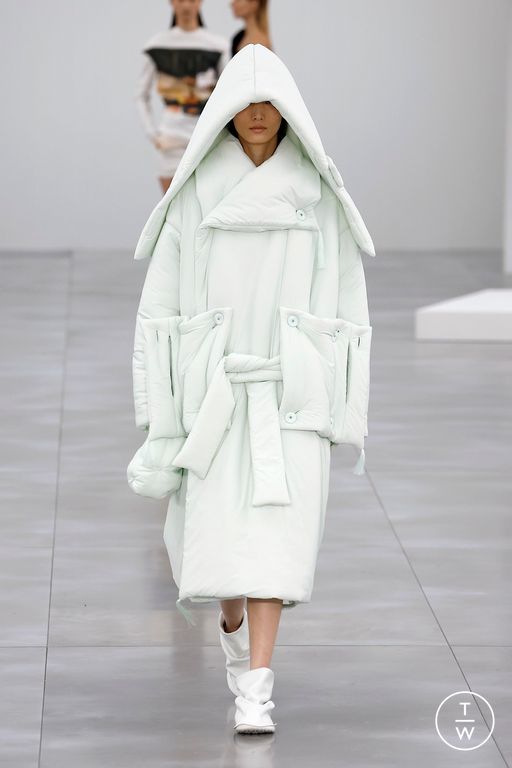 FW25 Issey Miyake Look 38