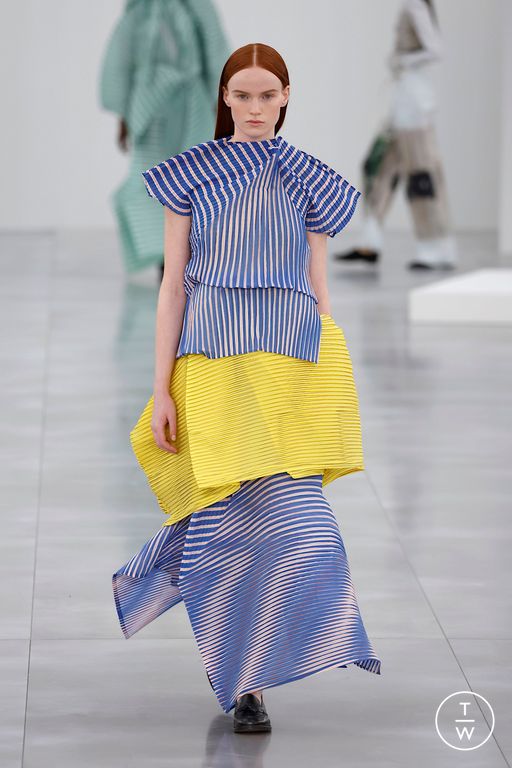 FW25 Issey Miyake Look 44