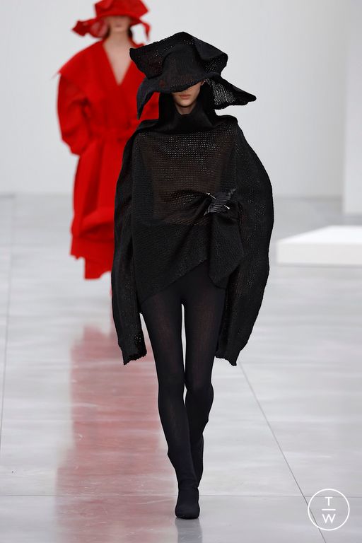 FW25 Issey Miyake Look 48