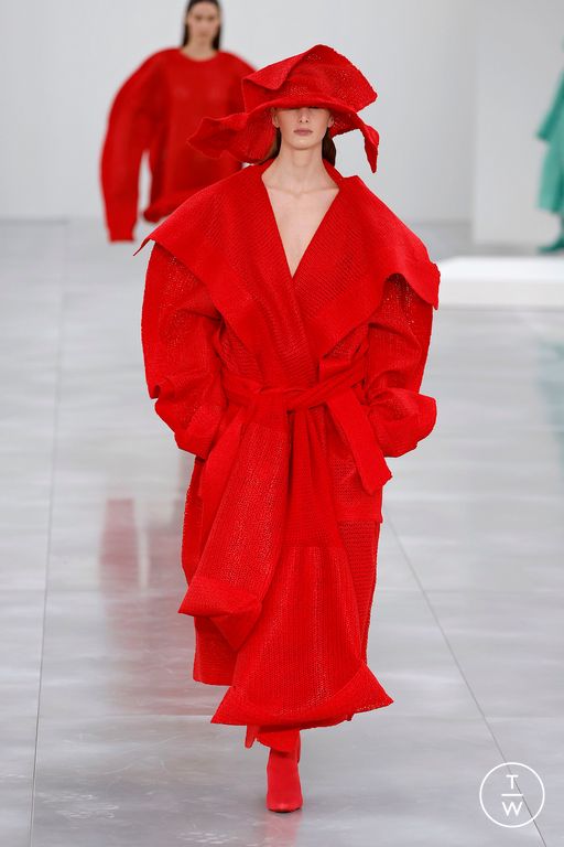 FW25 Issey Miyake Look 49