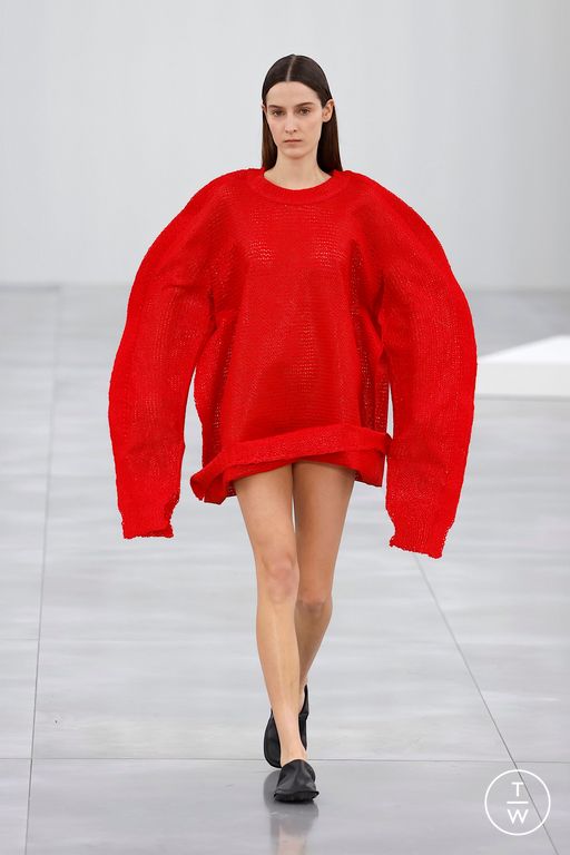 FW25 Issey Miyake Look 50