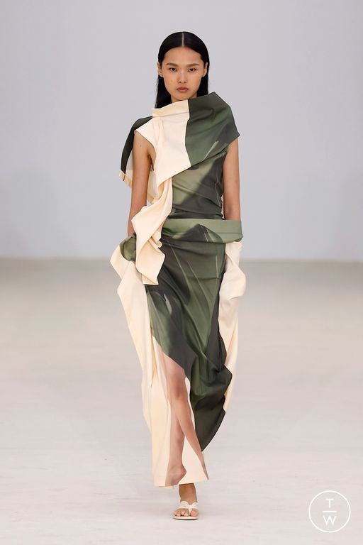 SS26 Issey Miyake Look 30