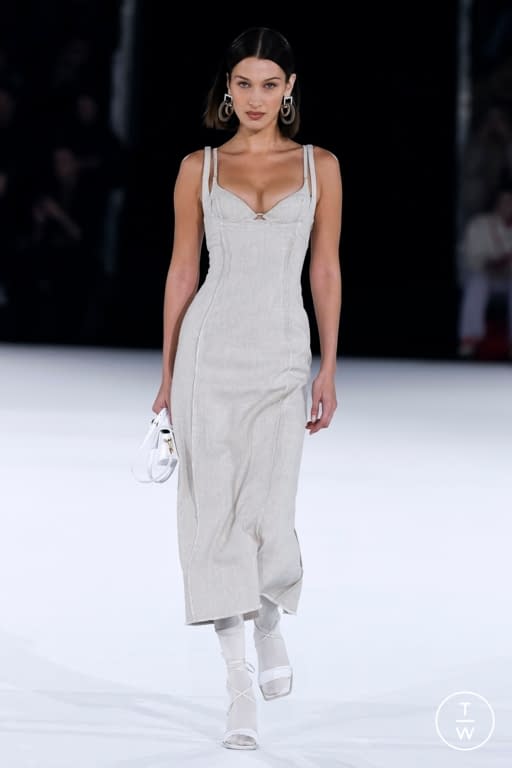 Jacquemus FW21 womenswear #21 - Tagwalk: The Fashion Search Engine