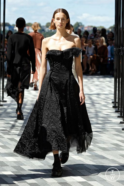 Spring-Summer 2025 Jason Wu Look 17