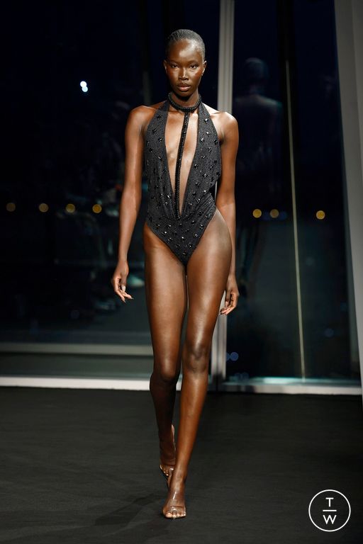 FW26 Julien MacDonald Look 2