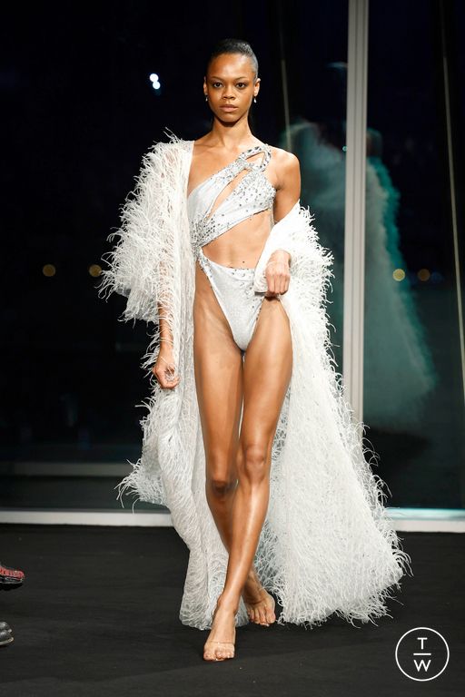 FW26 Julien MacDonald Look 13