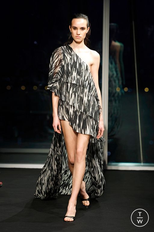 FW26 Julien MacDonald Look 20