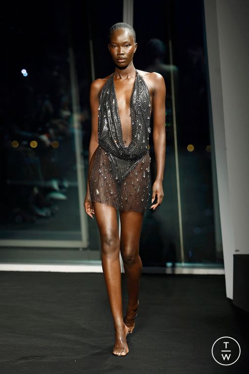 FW26 Julien MacDonald Look 26