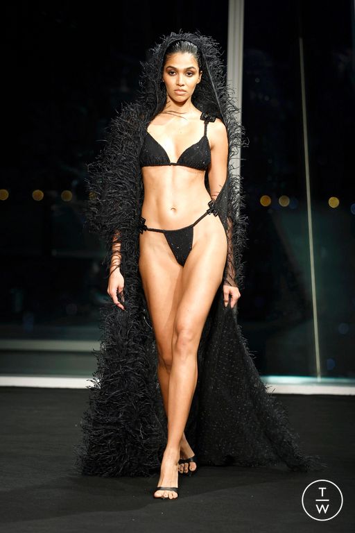 FW26 Julien MacDonald Look 46