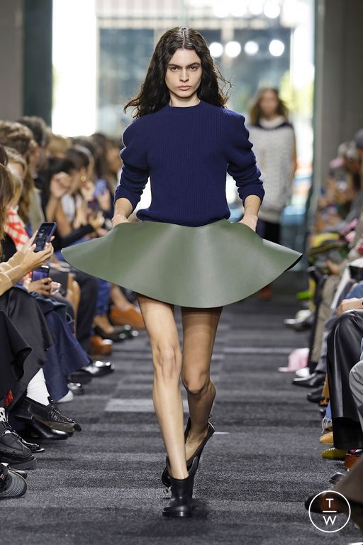 Spring-Summer 2025 JW Anderson Look 11