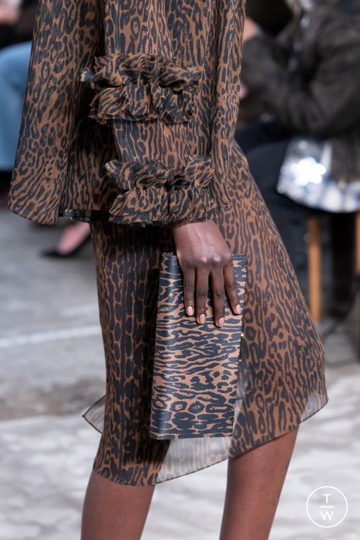 FW26 Carolina Herrera Look 42