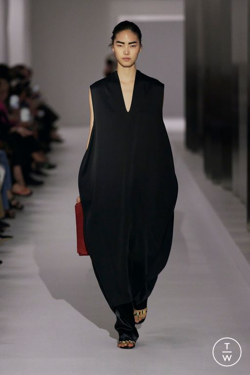 Spring-Summer 2025 Khaite Look 33