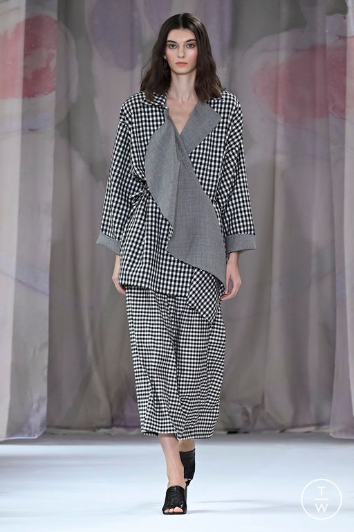 SS26 Laura Biagiotti Look 38