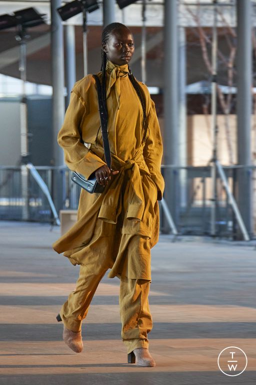 Fall/Winter 2023 Lemaire Look 28