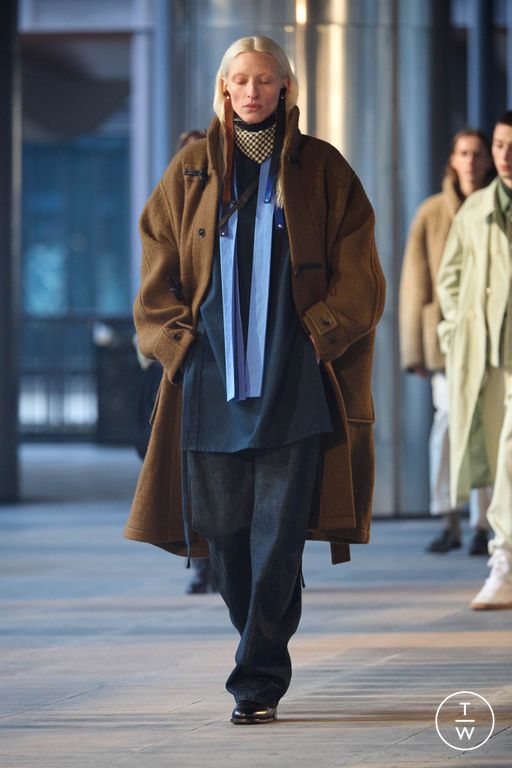 Fall/Winter 2023 Lemaire Look 34