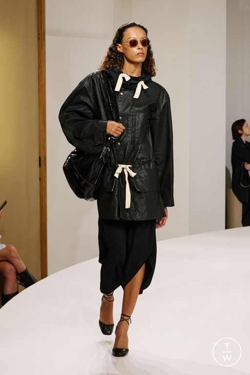 Spring-Summer 2025 Lemaire Look 1