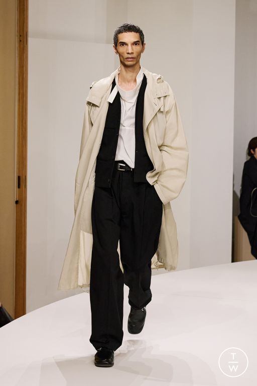 Spring-Summer 2025 Lemaire Look 17