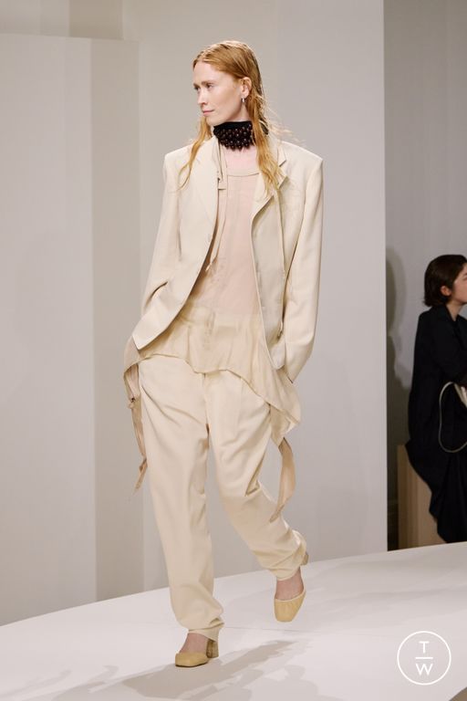 Spring-Summer 2025 Lemaire Look 28