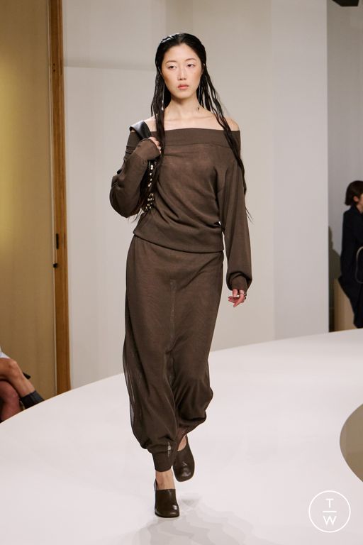 Spring-Summer 2025 Lemaire Look 31