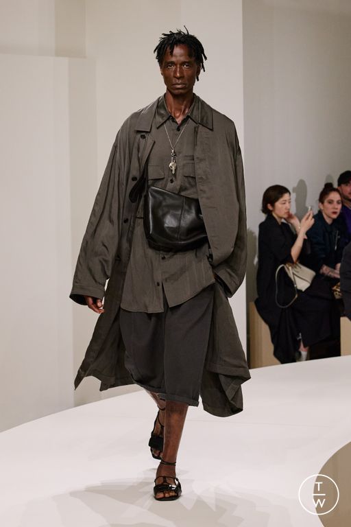 Spring-Summer 2025 Lemaire Look 32