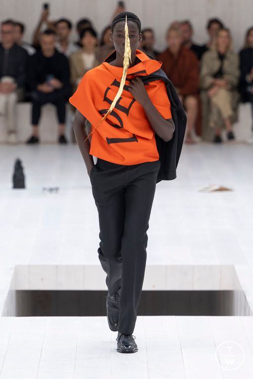 Spring-Summer 2025 Loewe Look 5