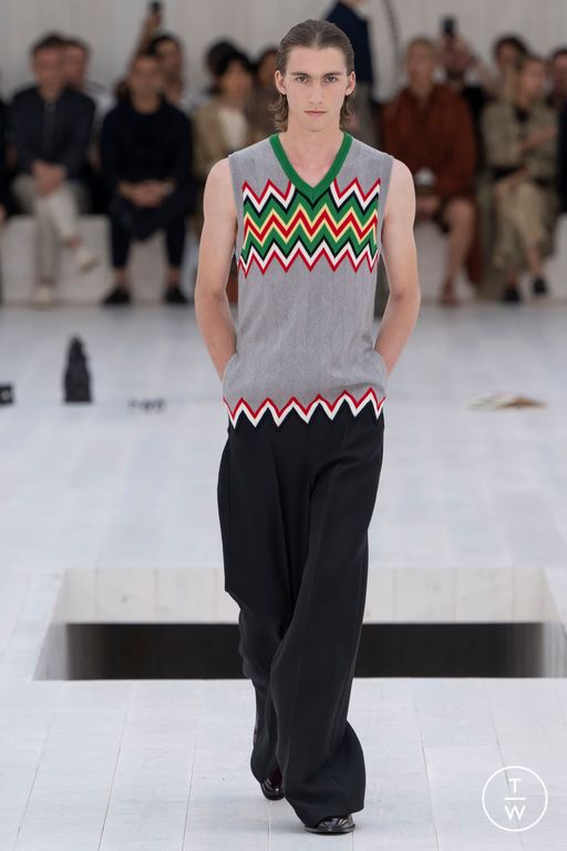 Spring-Summer 2025 Loewe Look 54