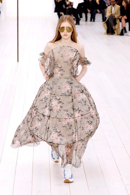 Spring-Summer 2025 Loewe Look 15