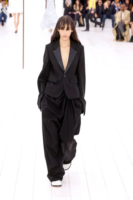 Spring-Summer 2025 Loewe Look 30