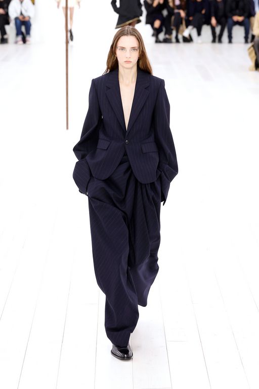 Spring-Summer 2025 Loewe Look 52